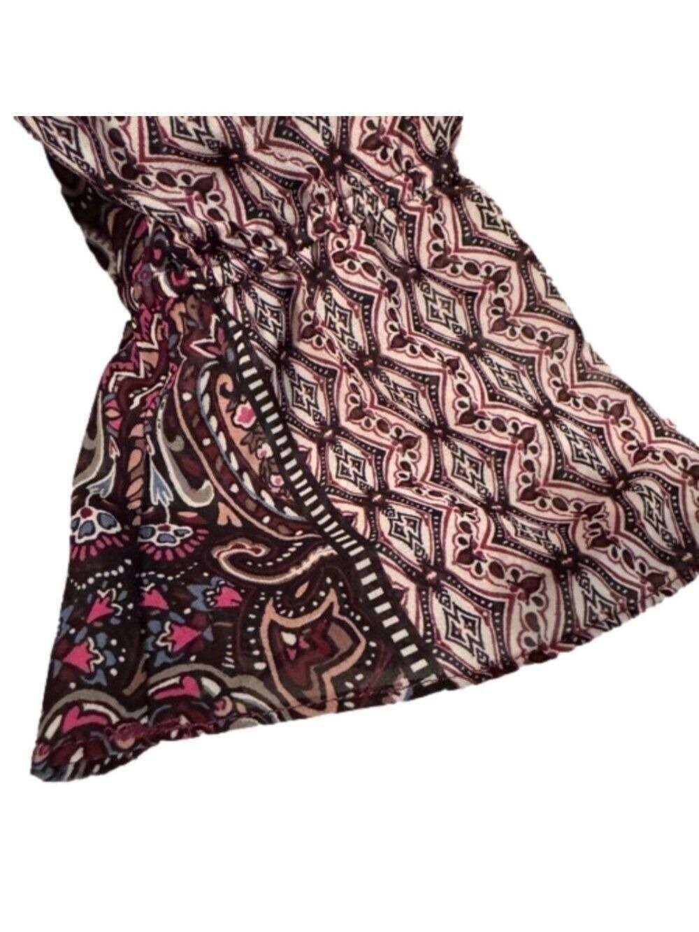 Belle by Kim Gravel Modern Mosaic
Blouse Wine/Magenta
NEW
Size XXS
Fully Lined. - Picture 3 of 8